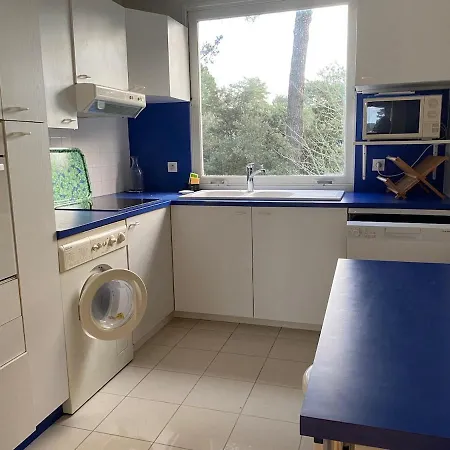 T3 Avec Superbe Terrasse, Coin Prisé De Appartement