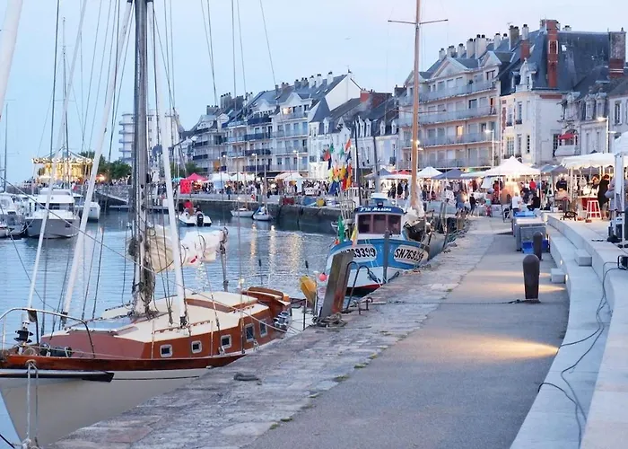 T3 Avec Superbe Terrasse, Coin Prisé De Appartement